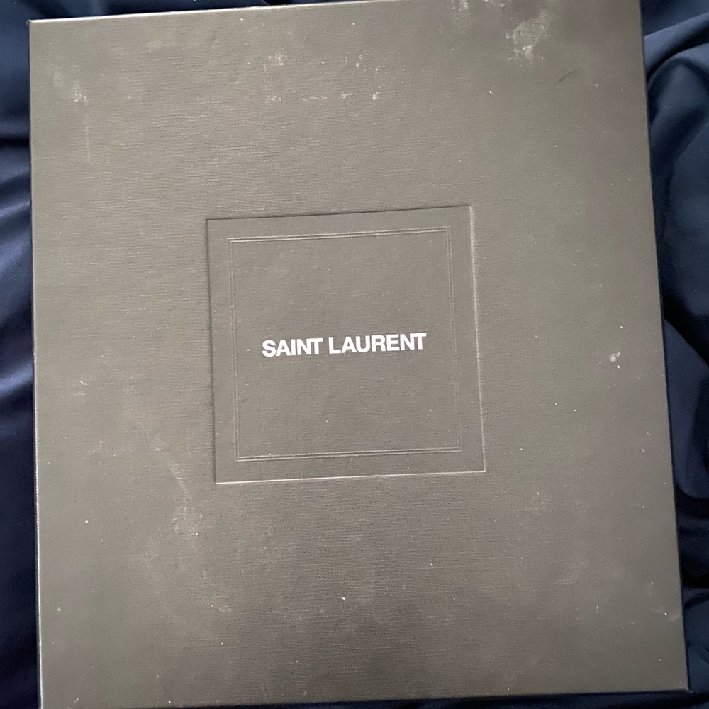 Saint Laurent nude patent leather heels